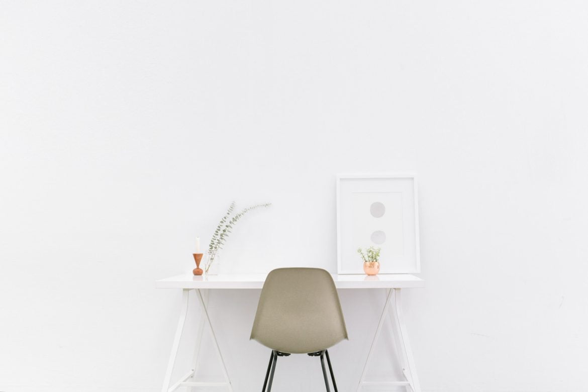 Minimalismus, Minimalistischer Lebensstil, Minimalistische Geschenkideen, Geschenke für Minimalisten, Nachhaltige Geschenke, Funktionales Design, Schlichte Deko, Wohnaccessoires Minimalismus, Wohnen Minimalismus, Einfache Möbel, Skandinavisches Design, Produktdesign, Shopping Inspiration, Online Shopping, Westwing, Nordic Nest, Casa.de, Viadurini, Connox, Erz&Mountain, Metallbude, Monochromel, Minimalismus Philosophie, Minimalismus Ästhetik, Konsumreduktion, Entschleunigung, Achtsamkeit, Lebensart, Lebensstil, Wohnideen, Interior, Einrichtungsideen, Geschenke für sie, Geschenke für ihn