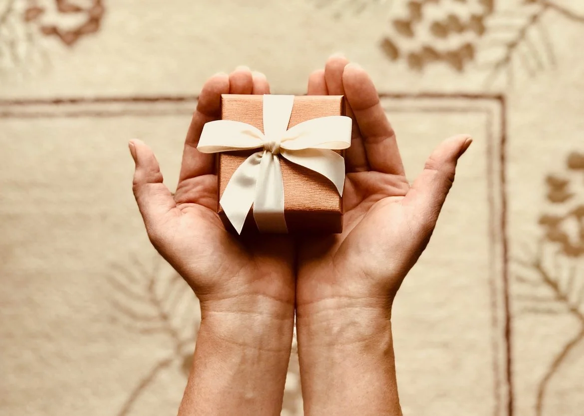 Elegantes kleines Weihnachtsgeschenk aus der Auswahl der Top 10 Mitbringsel.